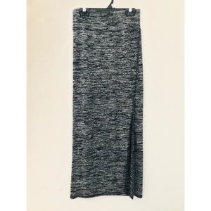 Aritzia Wilfred free  bodycon midi skirt w/ slit